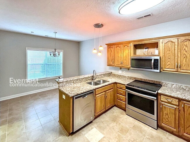 Building Photo - 203 Silver Tail Ln