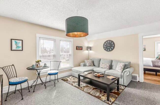 Foto del edificio - 429 W Ann Arbor Trl