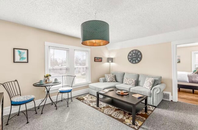 Building Photo - 429 W Ann Arbor Trl