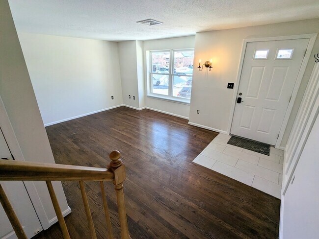 Foto del edificio - 107 Franklin St Ext