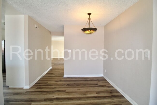 Building Photo - 2029 Goshawk St