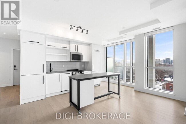 Building Photo - 560 Rideau St