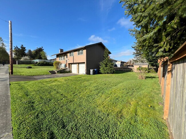 Building Photo - Applications Pending-THREE BEDROOM PROPERT...