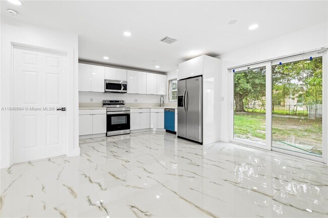 Foto del edificio - 1465 NW 192nd Terrace