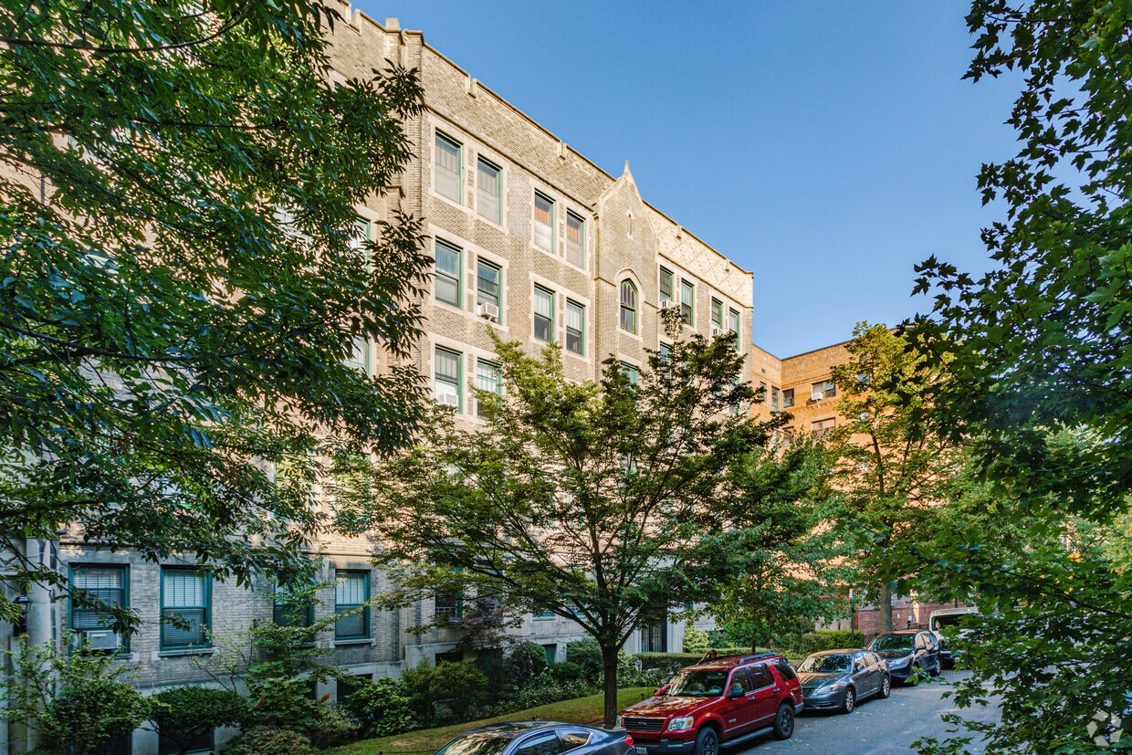 Building Photo - 3516 80th St