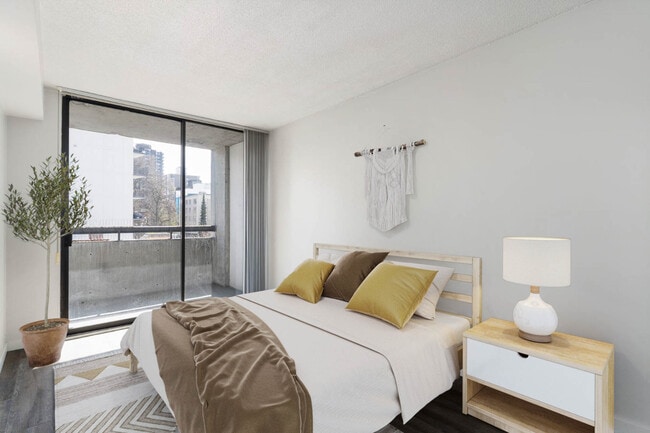 Building Photo - Nicola Place