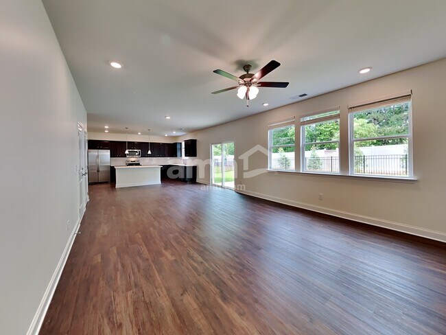 Foto del edificio - 839 Carnaby Ln