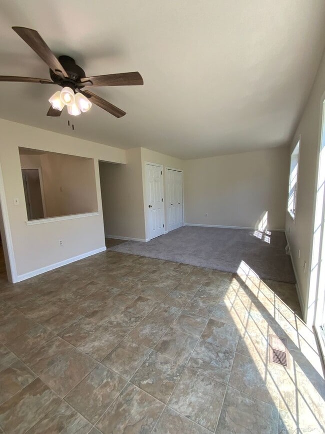Building Photo - 301 Elmshire Dr