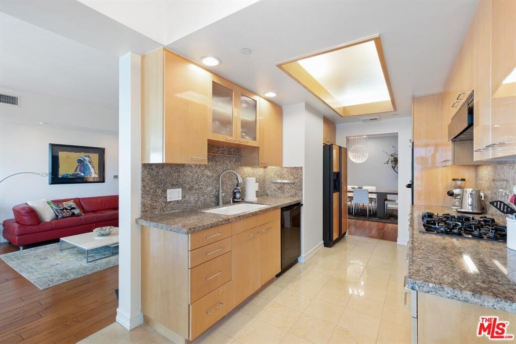 Primary Photo - 13600 Marina Pointe Drive Apt ##1214, Mari...