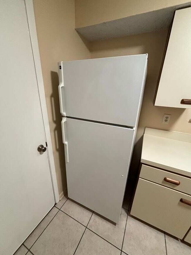Foto del edificio - 10663 Meadowlea Dr
