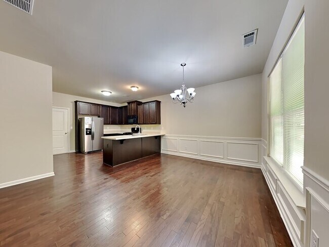 Building Photo - Beautiful 4 Bed Home located in Acworth!