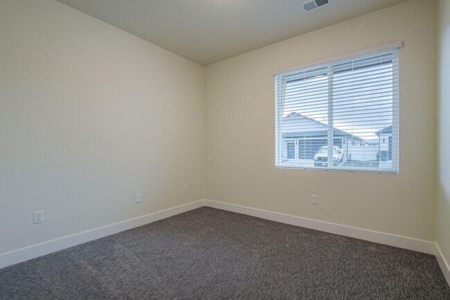 Foto del edificio - 2452 Hamilton Rd