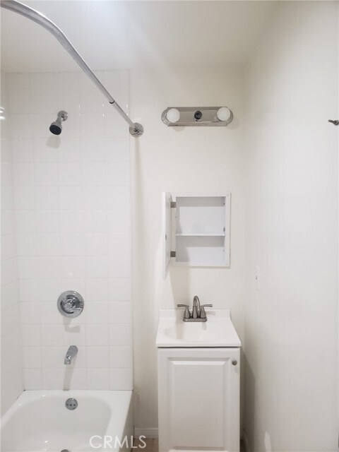 Foto del edificio - 716 W 75th St