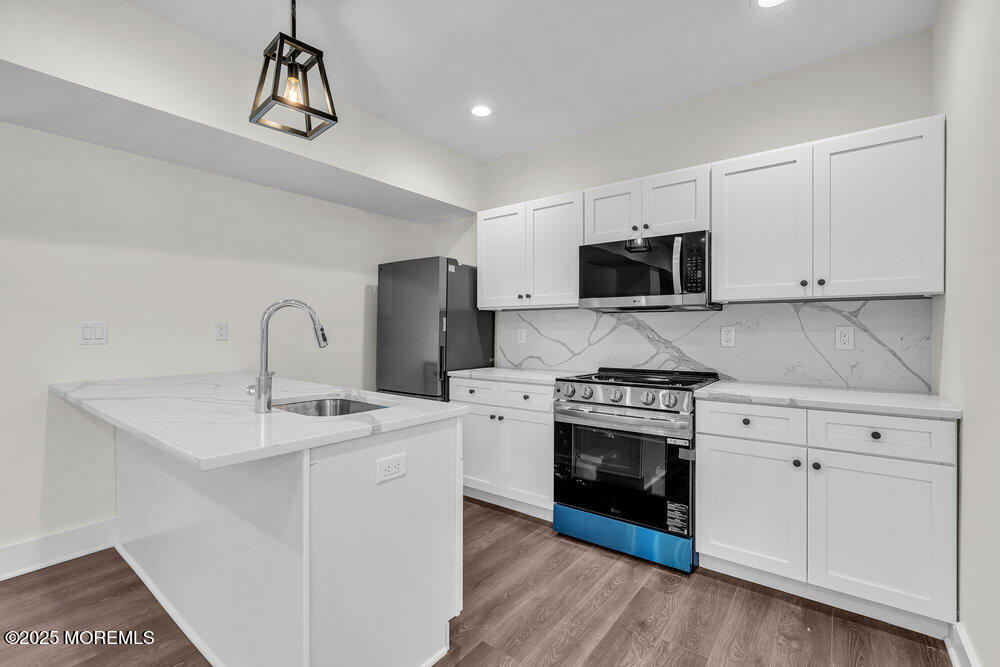 Primary Photo - 700 1st Ave