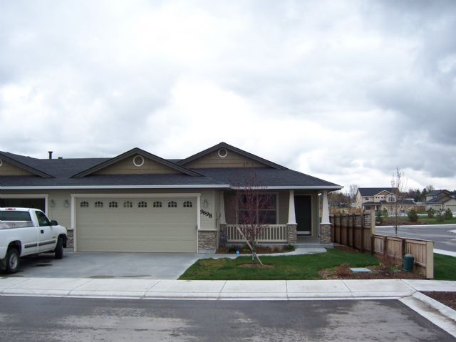 Primary Photo - 9698 W Amity Rd