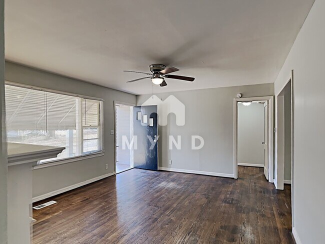 Building Photo - 924 Parkway Dr