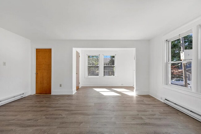 Foto del edificio - 12 Edgewater Pl
