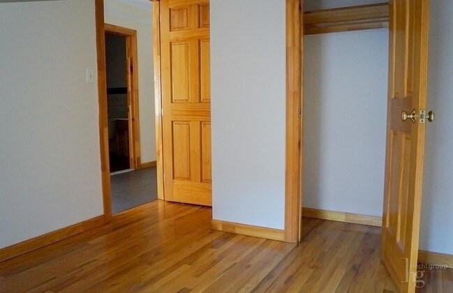 Building Photo - 523 9th Ave