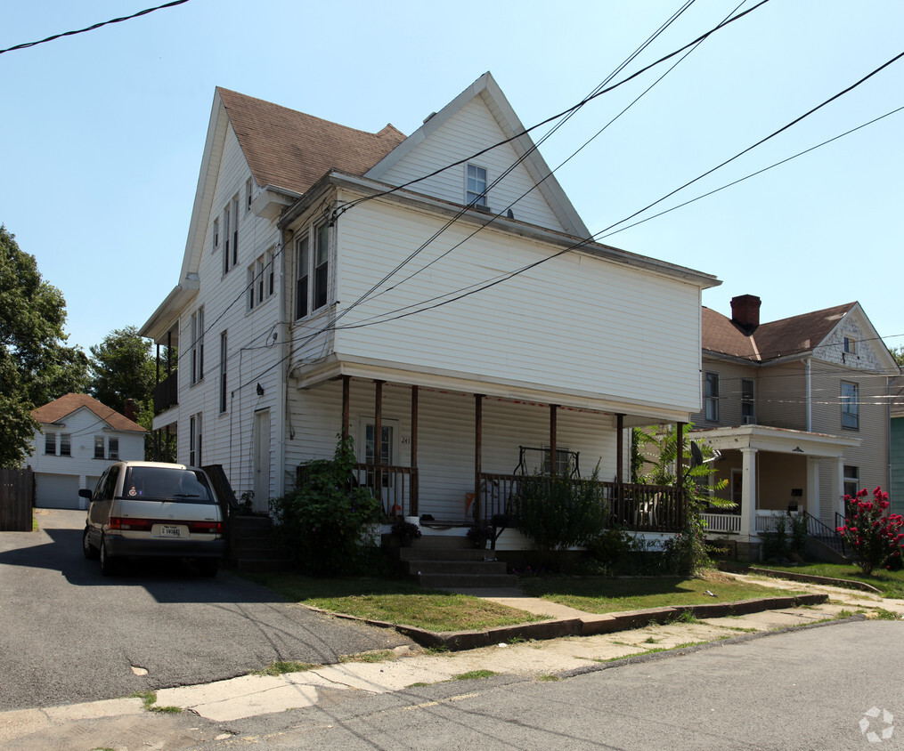 Building Photo - 247 Clay St