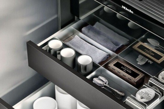 Kitchen drawers -quiet - 15 E 76th St