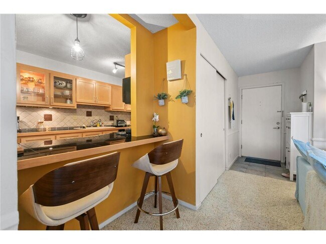 Foto del edificio - 6328 Barrie Rd