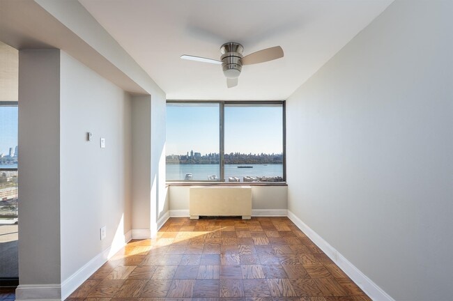 Building Photo - 9060 Palisade Ave