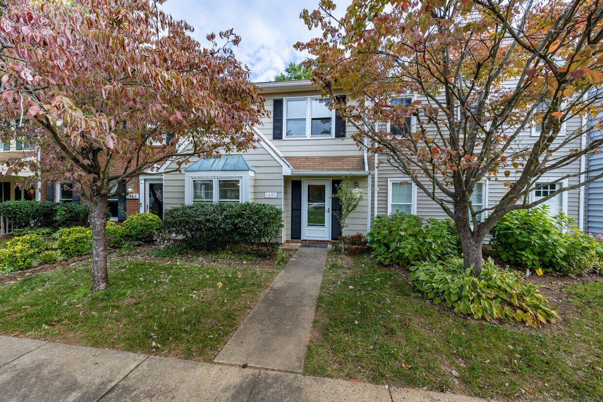 Primary Photo - 1480 Minor Ridge Ct