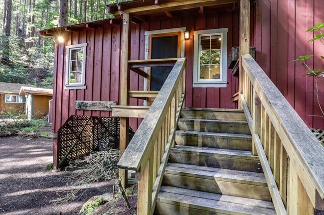 Building Photo - 745 Madrone Ave