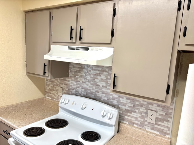 Building Photo - 6303 Worchester Knoll