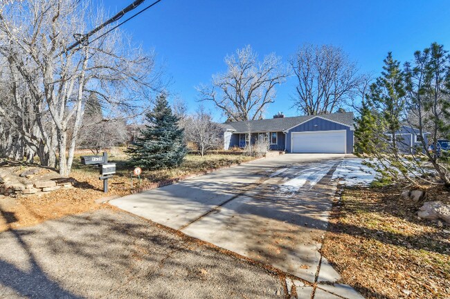 Photo - 2550 S Dahlia St House