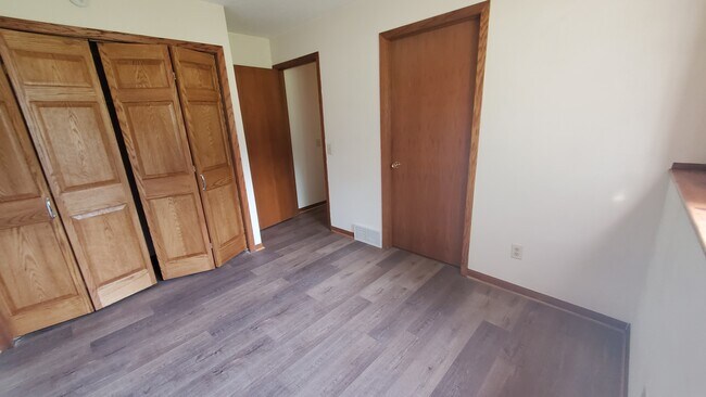 Foto del edificio - 719 Crawford Dr