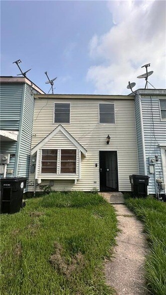 Building Photo - 5426 Tullis Dr