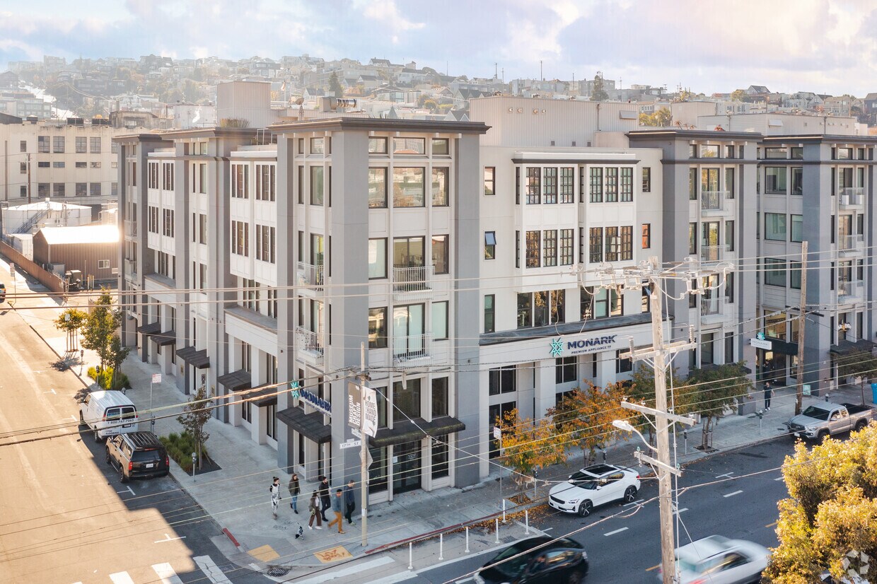 Primary Photo - Onyx Bldg 2