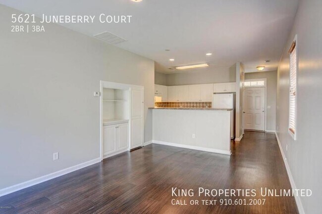 Foto del edificio - 5621 Juneberry Ct