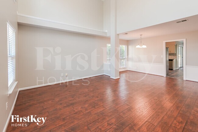 Foto del edificio - 10706 Trumble Ln