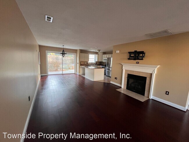 Building Photo - 5 br, 2.5 bath House - 1738 Lions Drive