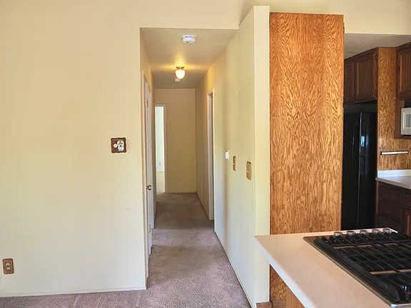 Foto del edificio - 15314 Tottenham Ct