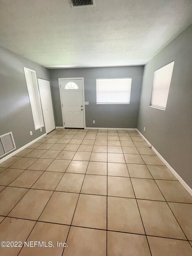 Building Photo - 8059 Pierre Dr