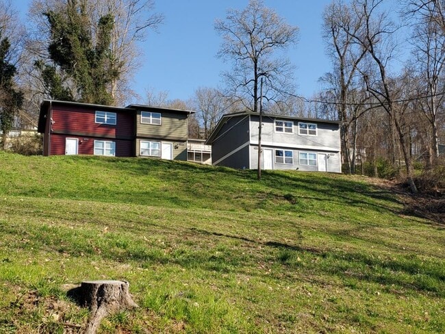 Building Photo - 3338 Roadrunner Trail