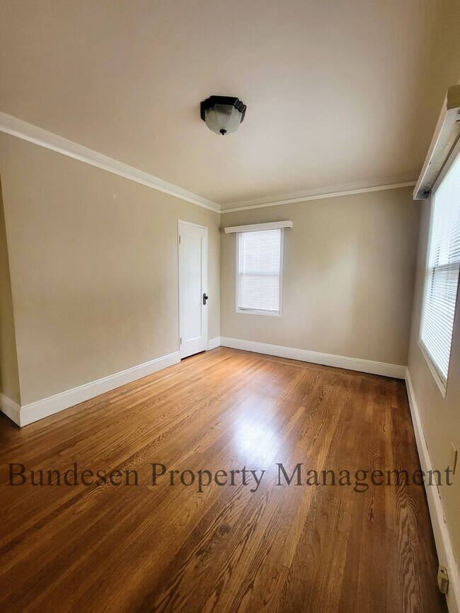 Foto del edificio - Charming 2 bedroom with vintage appeal