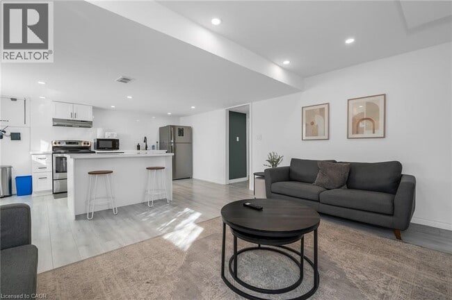 Photo du bâtiment - 22 Macoomb Dr