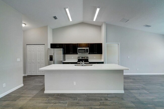 Foto del edificio - 6363 Seven Springs Blvd