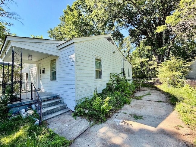 Photo - 3800 E Mallory Ave House