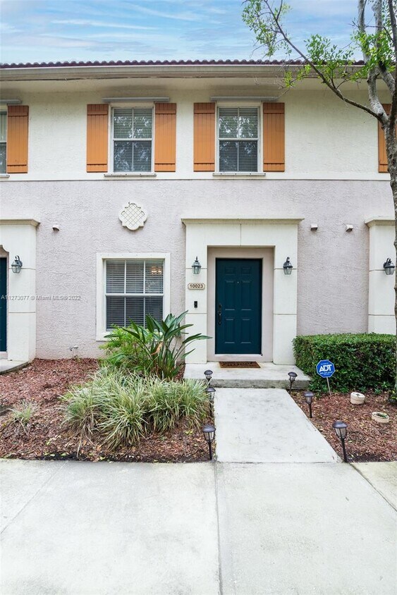 Foto principal - 10023 SW 24th St