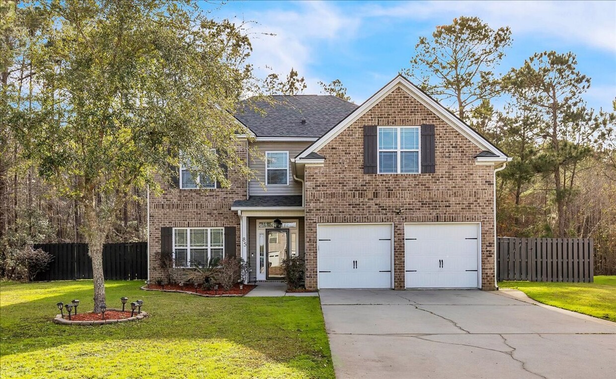 Foto principal - Better Than New 4 Bed/2.5 Bath Home in Whi...