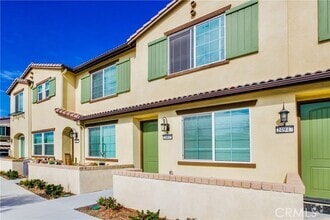 Building Photo - 24935 Vermijo Ct