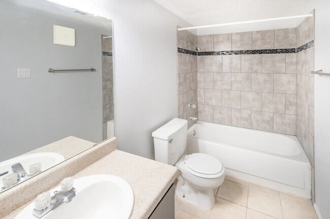 SINGLE BATH - 1201 Pecan Square Dr
