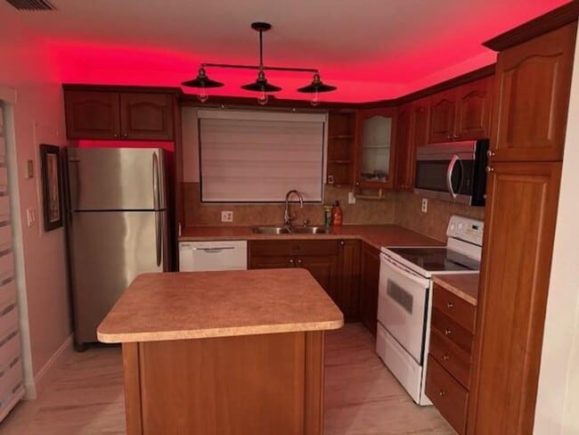 Photo - 11202 SW 132nd Ct W House