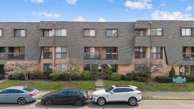 Building Photo - 25 2nd St