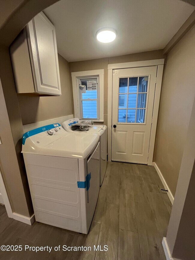 Foto del edificio - 129 S Blakely St